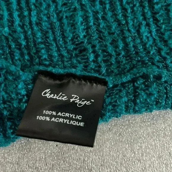 ❤️2/$30❤️Charlie Paige Dark Green Acrylic Infinity  Foulard Scarf - Picture 5 of 5